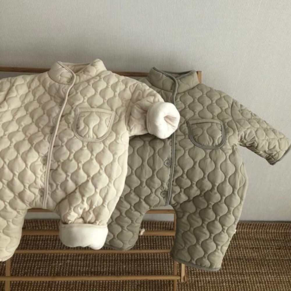 ANDO padded pram